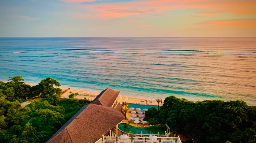 Buy beachfront villa Uluwatu